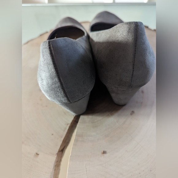 George suede heels - Picture 2 of 4